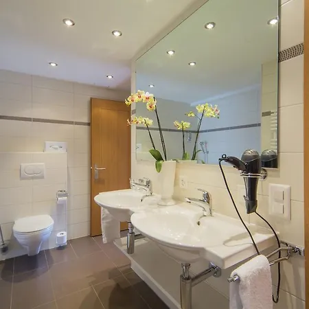 Excelsior Hotel 3*